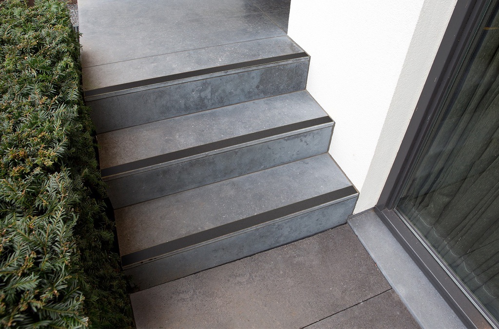 Bandes antidérapantes adhésives