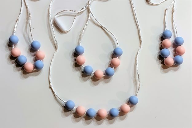 Collier d'allaitement et de dentition